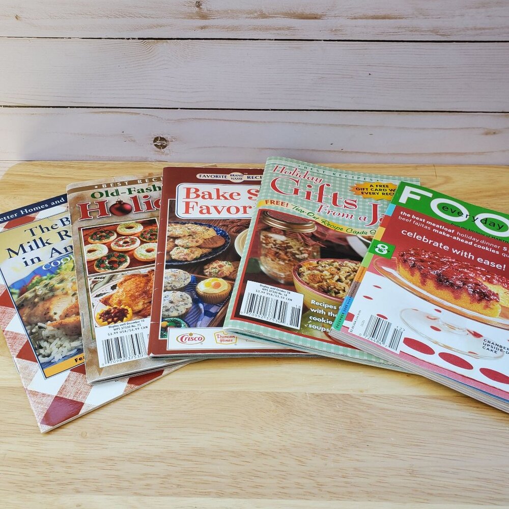 Set Of 5 Holiday Cookbooks Old-Fashioned Holidays Bake Sale Favorites & More